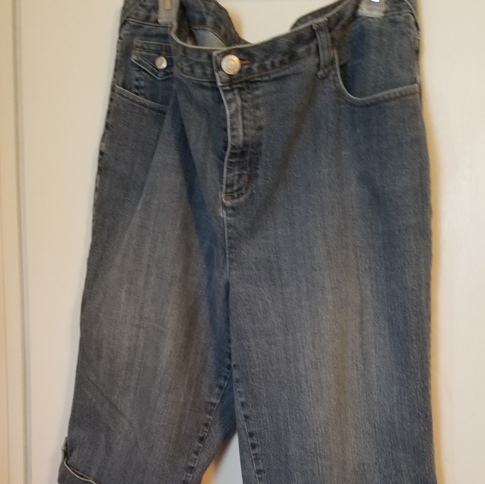 Capri pants